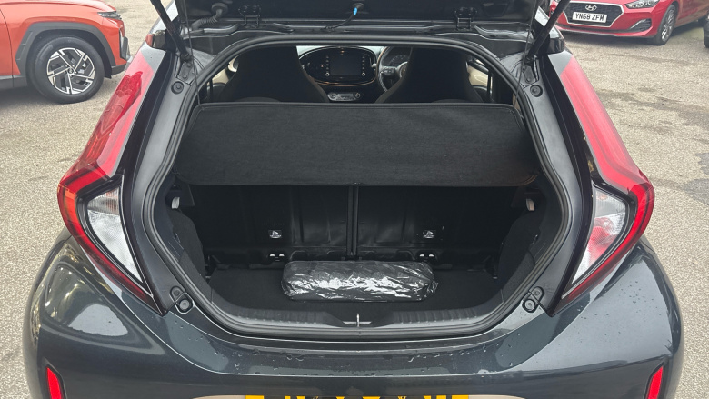 Toyota Aygo X 1.0 VVT-i Edge 5dr Petrol Hatchback